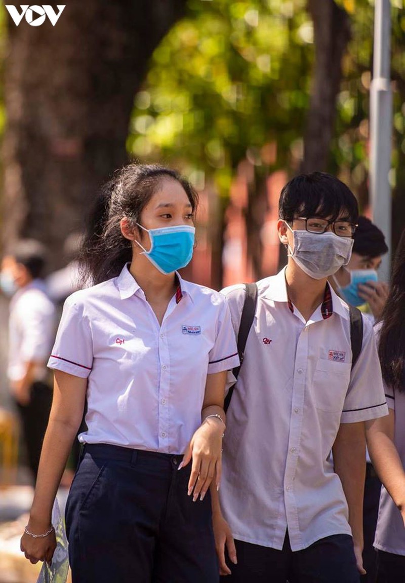 hinh anh thi sinh o hue trong buoi thi tot nghiep dau tien hinh 13