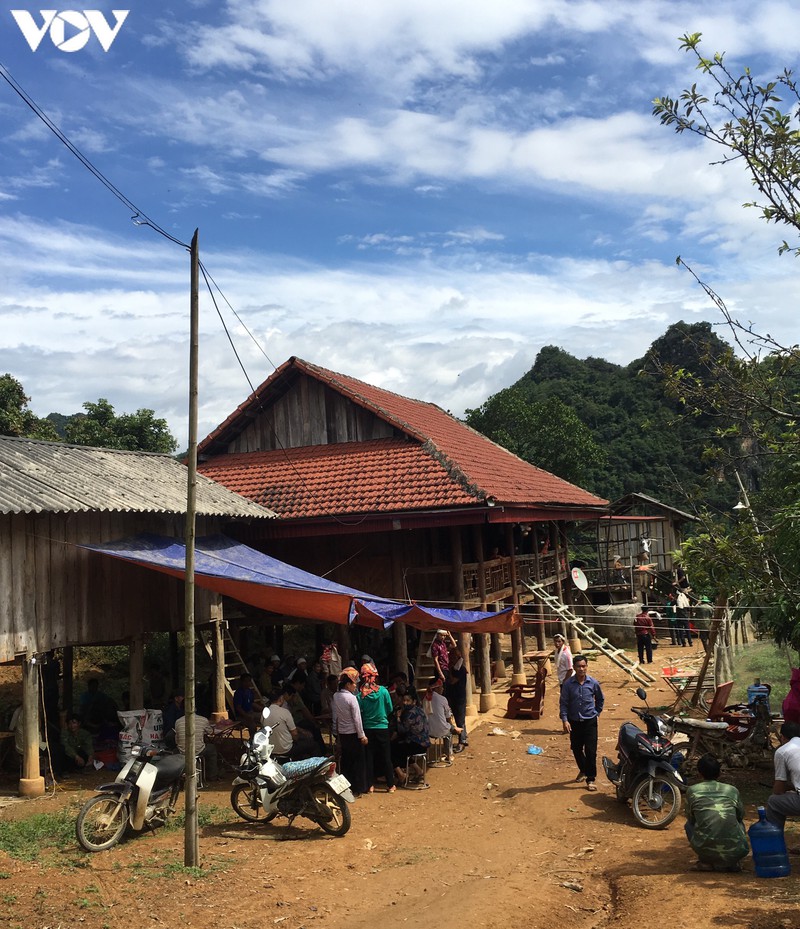 da lan lam 1 nguoi chet: son la huy dong gan 1.000 nguoi khac phuc  hinh 3