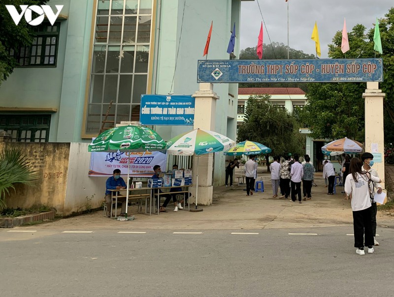 suat an mien phi tiep suc thi sinh o huyen bien gioi sop cop, son la hinh 1