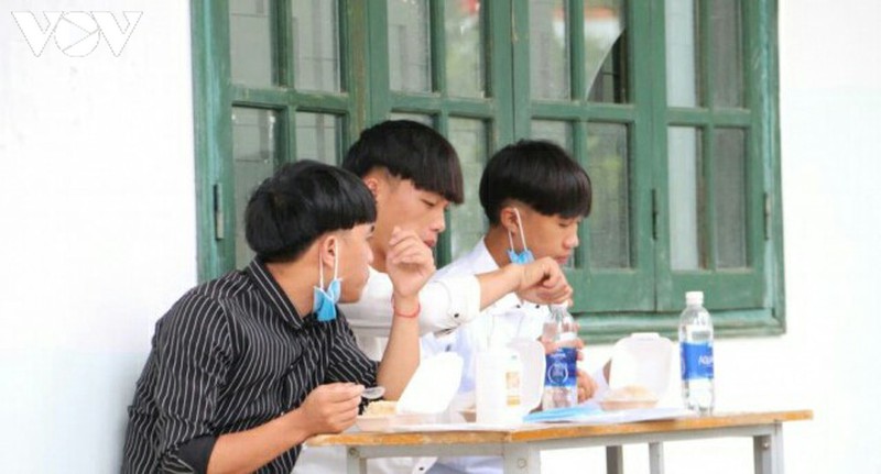 suat an mien phi tiep suc thi sinh o huyen bien gioi sop cop, son la hinh 2