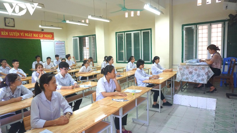 buoi thi dau tien: de ngu van vua suc, khong co nhieu su co dang tiec hinh 1