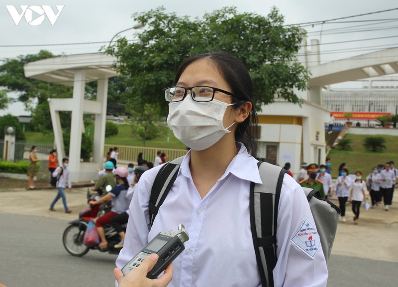 buoi thi dau tien: de ngu van vua suc, khong co nhieu su co dang tiec hinh 2