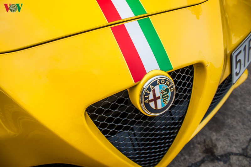 alfa romeo 4c edition duy nhat tai viet nam di lam dep don tet hinh 3