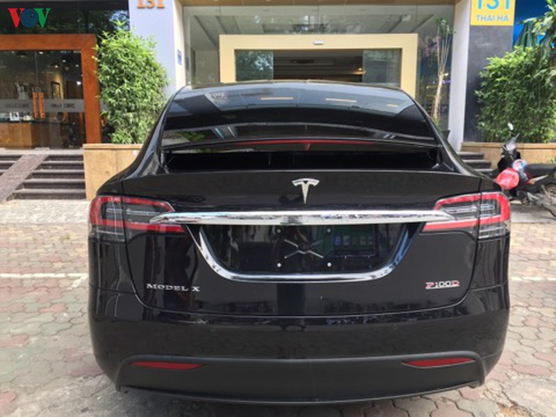 hinh anh chi tiet suv dien tesla model x p100d cua thieu gia ha noi hinh 3