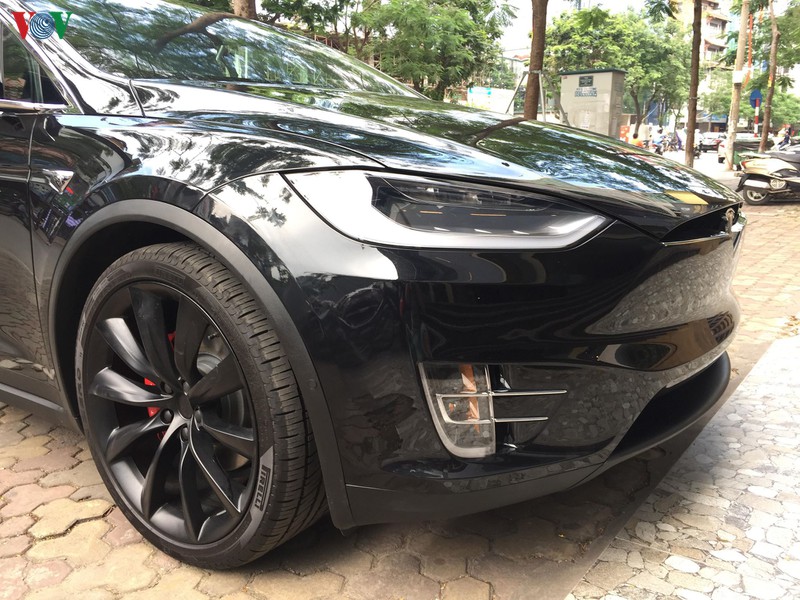 hinh anh chi tiet suv dien tesla model x p100d cua thieu gia ha noi hinh 5