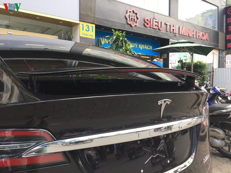 hinh anh chi tiet suv dien tesla model x p100d cua thieu gia ha noi hinh 7