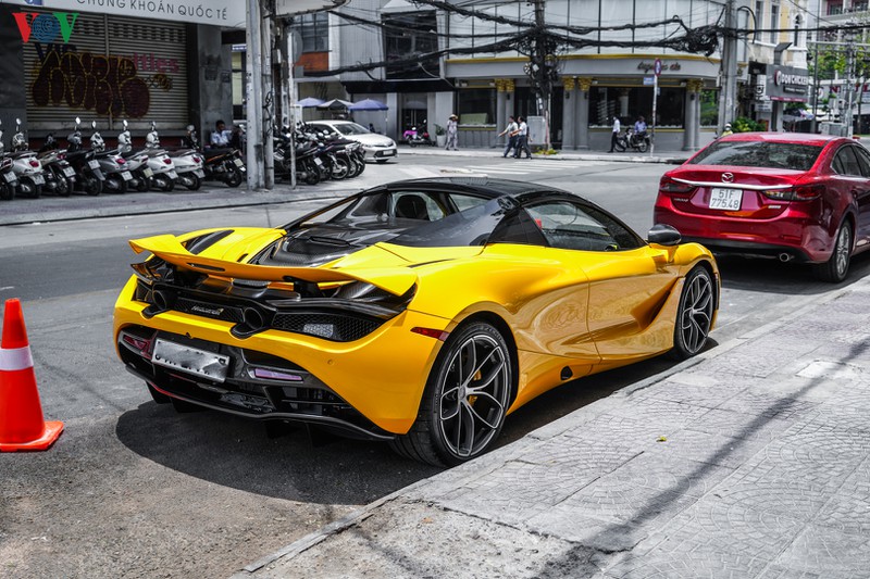 mclaren 720s spider khoe dang tren duong pho sai gon hinh 6