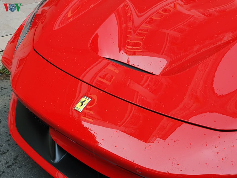 can canh ferrari f8 tributo dau tien tren pho sai gon hinh 15