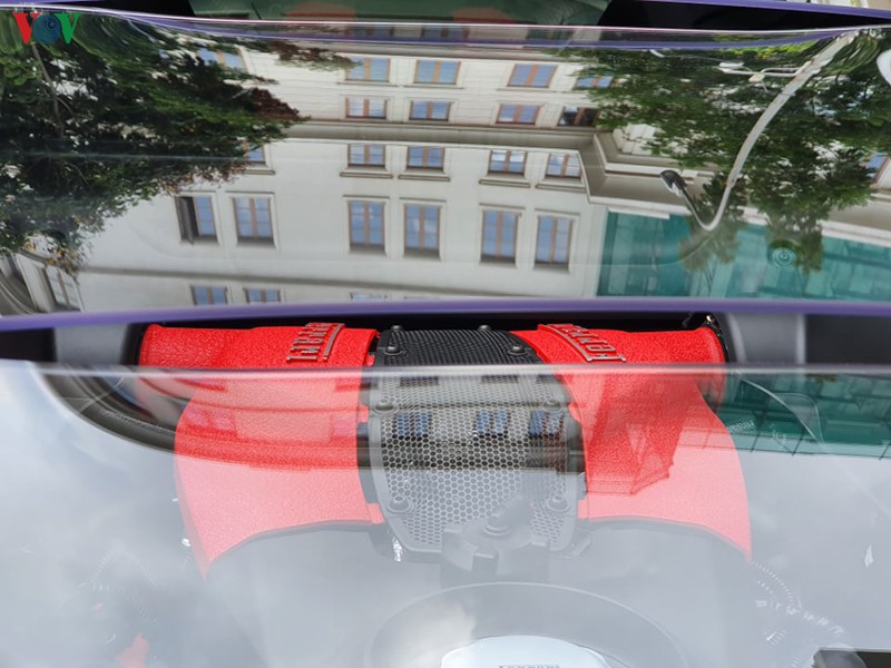 can canh ferrari f8 tributo dau tien tren pho sai gon hinh 10
