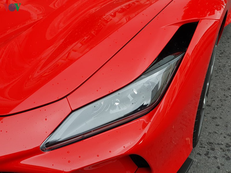 can canh ferrari f8 tributo dau tien tren pho sai gon hinh 6