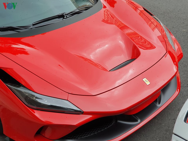 can canh ferrari f8 tributo dau tien tren pho sai gon hinh 5