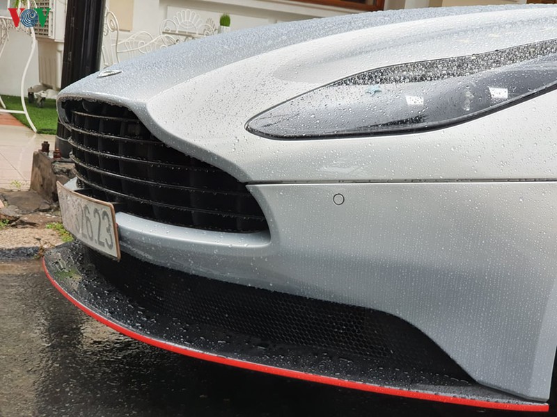 ngam aston martin db11 mau xam skyfall silver doc nhat viet nam hinh 9