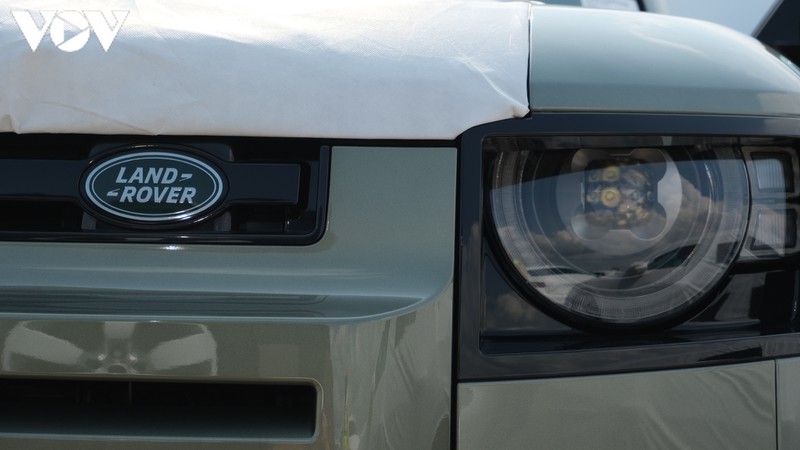 can canh land rover defender the he moi vua xuat hien tai viet nam hinh 3
