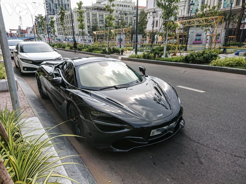 can canh mclaren 720s spider mau den "doc" nhat viet nam hinh 9