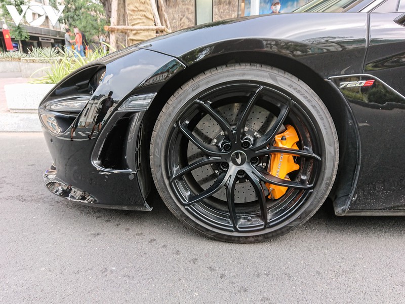 can canh mclaren 720s spider mau den "doc" nhat viet nam hinh 15