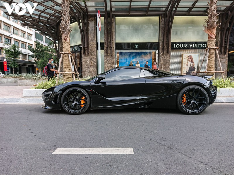 can canh mclaren 720s spider mau den "doc" nhat viet nam hinh 16