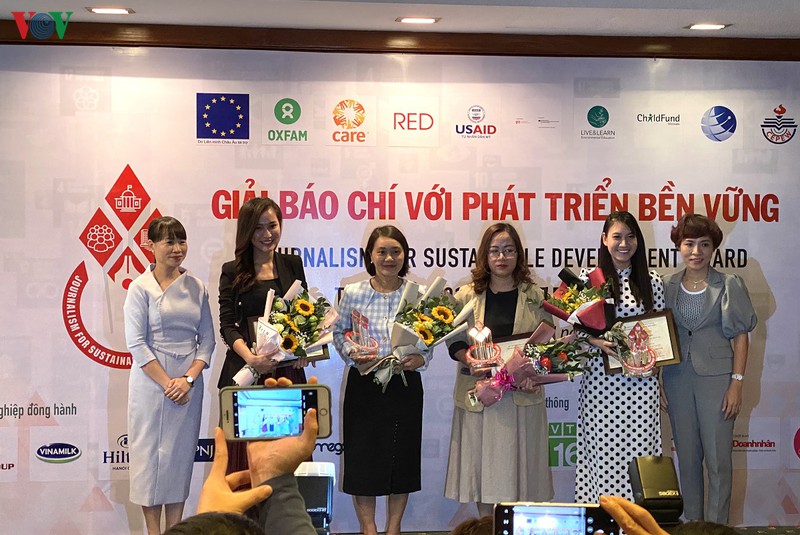 le trao giai bao chi voi phat trien ben vung nam 2019 hinh 2
