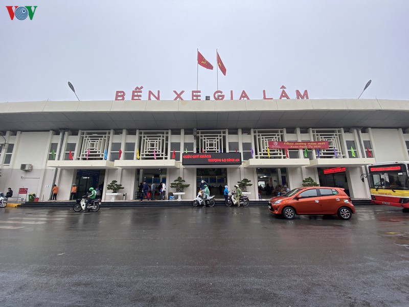 ben xe, ga tau o ha noi vang la thuong sang 28 tet hinh 5