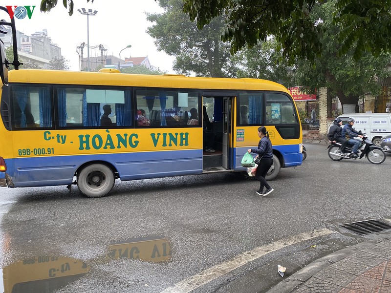 ben xe, ga tau o ha noi vang la thuong sang 28 tet hinh 12