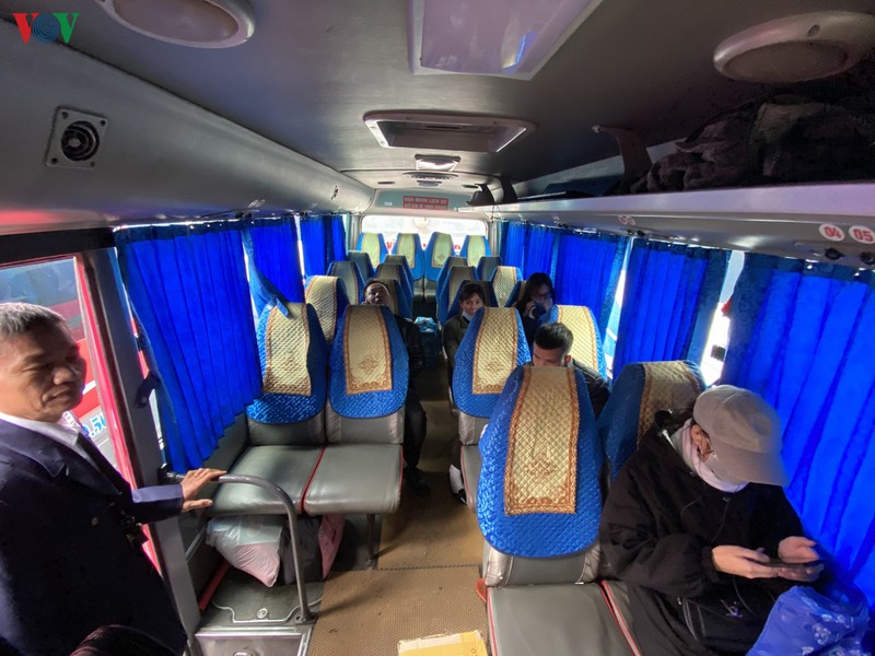 ben xe, ga tau o ha noi vang la thuong sang 28 tet hinh 4