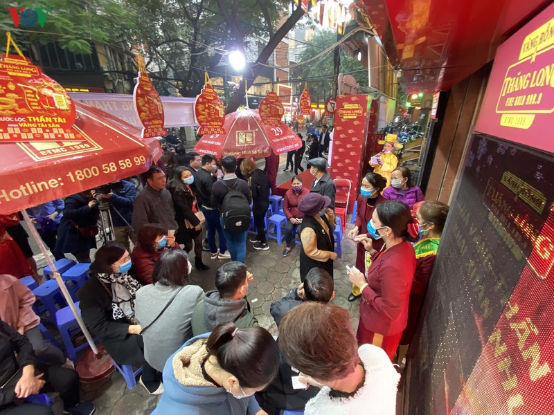 nguoi dan thu do kin mit khau trang truoc dich virus corona hinh 1