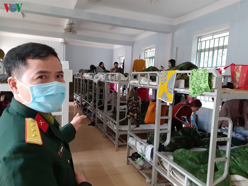 ben trong khu cach ly tai trung doan 852 o cao bang hinh 2