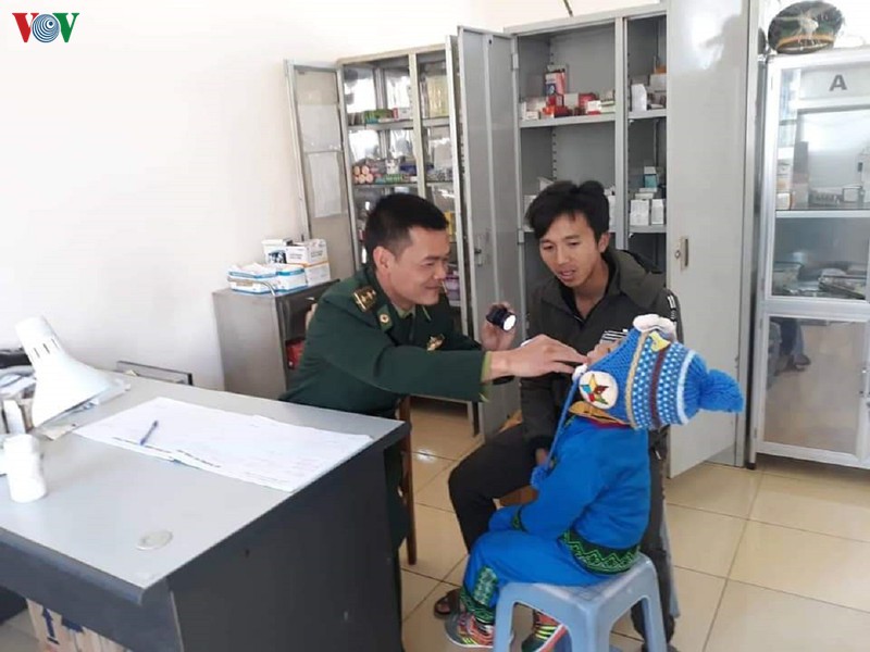 nghia tinh cua nguoi linh quan y voi dan ban vung bien hinh 4