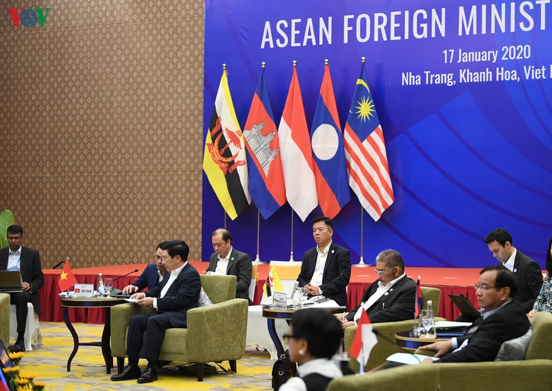 asean quan ngai ve cac su co lam xoi mon long tin, gay cang thang o bien dong hinh 1