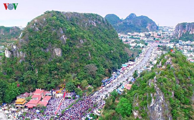 da nang tam ngung le hoi quan the am - ngu hanh son vi dich covid-19 hinh 1