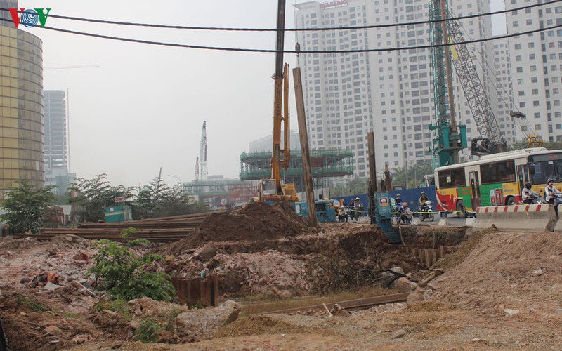 ha noi dung dao duong, via he  truoc tet 15 ngay hinh 1