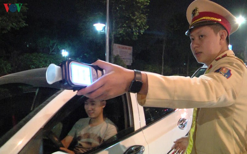 lao cai bat ngo vang bong tai xe vi pham nong do con hinh 3