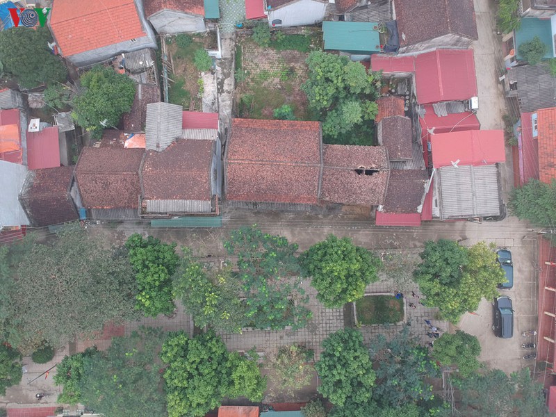 pho dam -  vung giao thuong sam uat tren ben duoi thuyen xua hinh 1