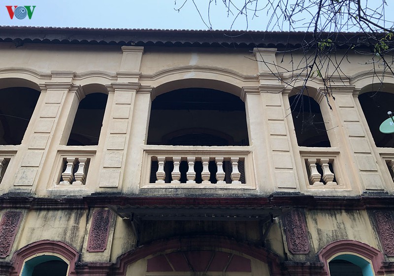 pho dam -  vung giao thuong sam uat tren ben duoi thuyen xua hinh 11