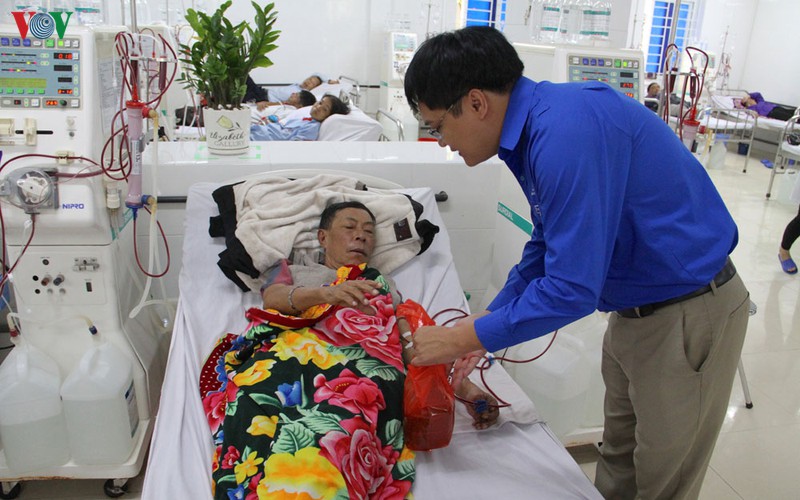 benh nhan chay than nhan qua tet som ngay tren giuong benh hinh 1