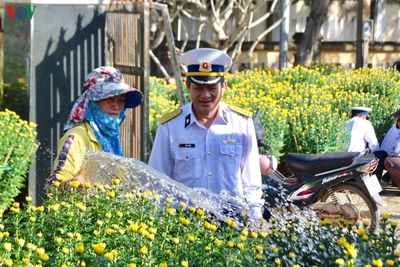 nguoi linh don xuan tren bien hinh 2