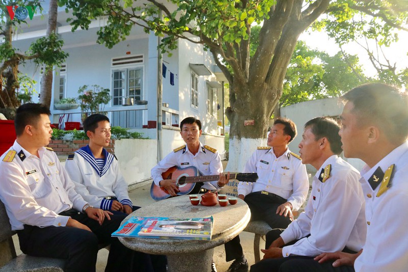 nguoi linh don xuan tren bien hinh 4