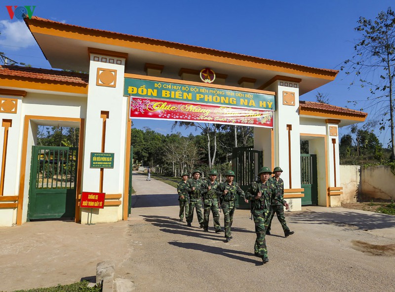 sac xuan, khong khi tet ngap tran noi cuc tay to quoc hinh 24