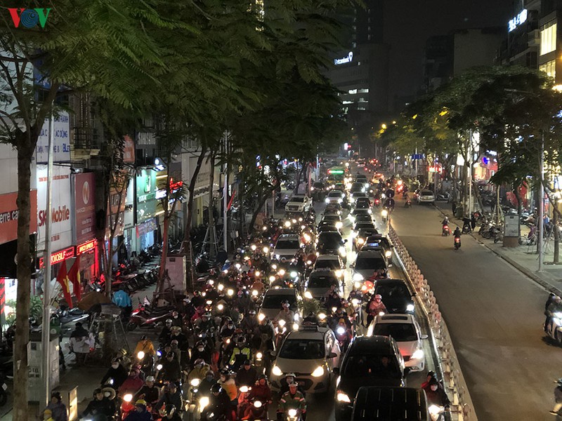 dong xe co cuon cuon doi mua ret ngay can tet canh ty 2020 hinh 14