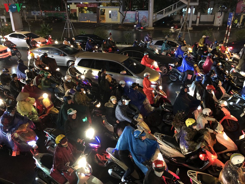 dong xe co cuon cuon doi mua ret ngay can tet canh ty 2020 hinh 7