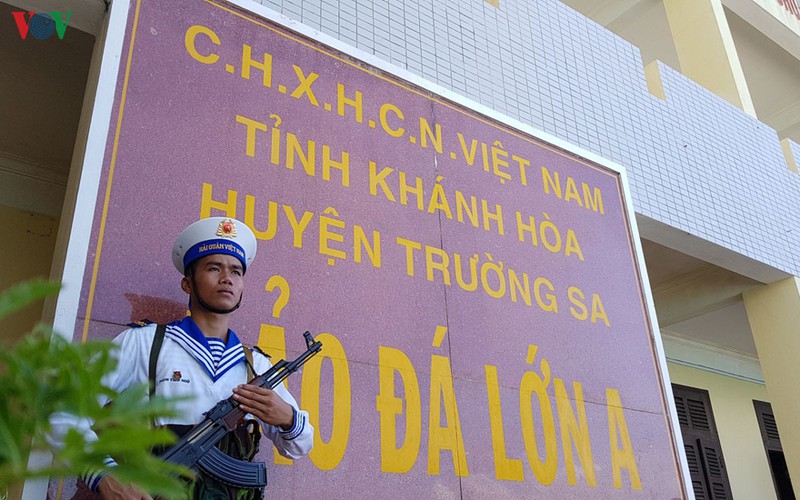 cho xuan ra truong sa hinh 2