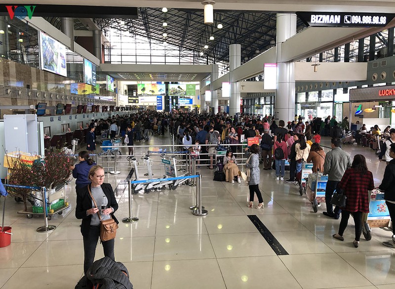 nghi tet, nha ga san bay noi bai chat cung khach ve que hinh 10