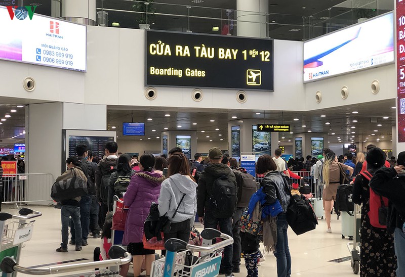 nghi tet, nha ga san bay noi bai chat cung khach ve que hinh 11