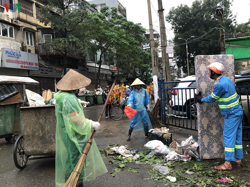 anh: rac ngap he pho ha noi sang 30 tet hinh 9