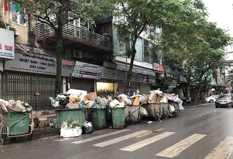 anh: rac ngap he pho ha noi sang 30 tet hinh 8