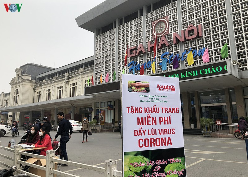 ha noi: nguoi dan ngai virus corona, duong pho vang nhu ngay tet hinh 18