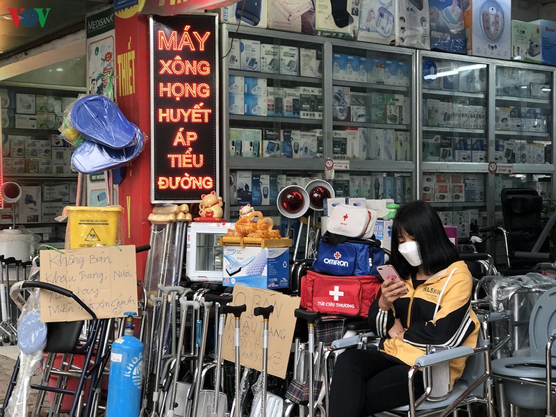 ha noi: nguoi dan ngai virus corona, duong pho vang nhu ngay tet hinh 12