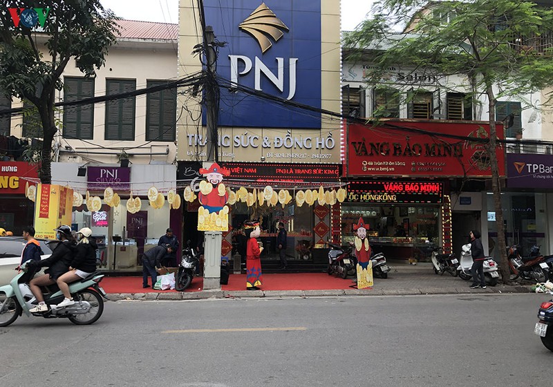 ha noi: nguoi dan ngai virus corona, duong pho vang nhu ngay tet hinh 7