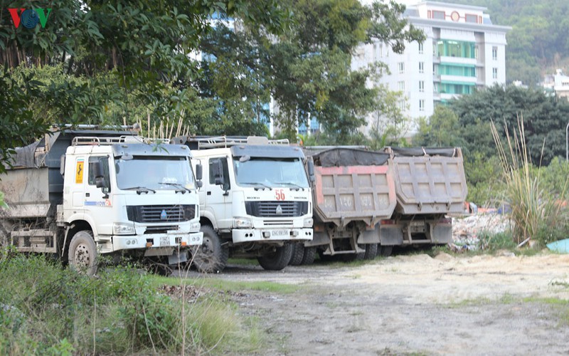 ha long ra quan xu ly nghiem xe tai coi noi thanh, thung xe, phong nhanh, vuot au hinh 4