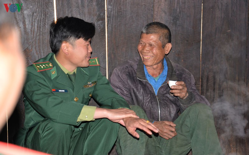 nhung thay thuoc mang quan ham xanh noi bien cuong to quoc hinh 2