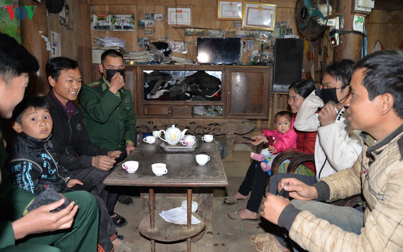 nhung thay thuoc mang quan ham xanh noi bien cuong to quoc hinh 5